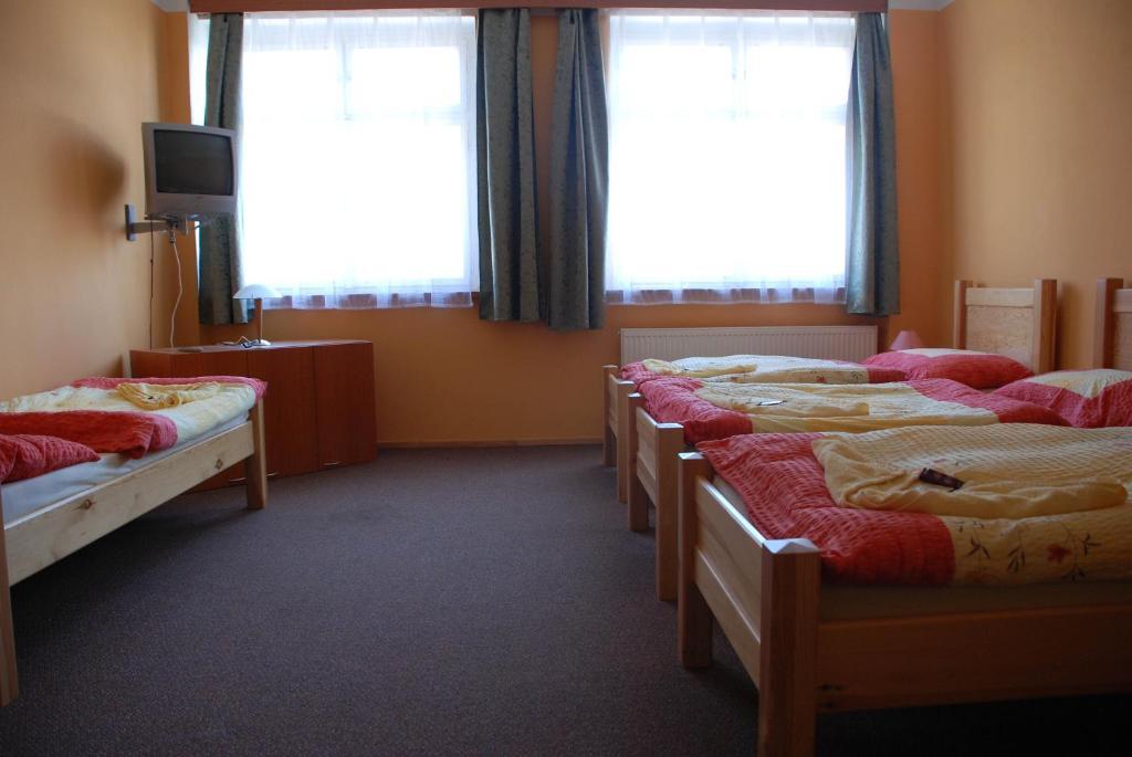 Hotel Marina Hermanuv Mestec Стая снимка